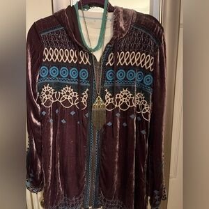 Johnny Was Tansy Velvet Hoodie medium. White, Blue embroidery on plum fabric